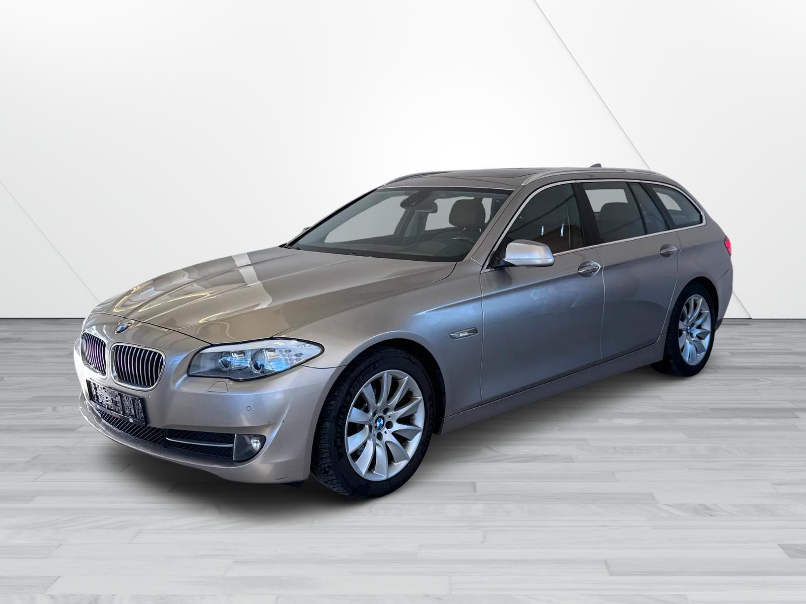 BMW 528i Touring+Head-up+Leder+Pano+Navi+R.Kamera+AH
