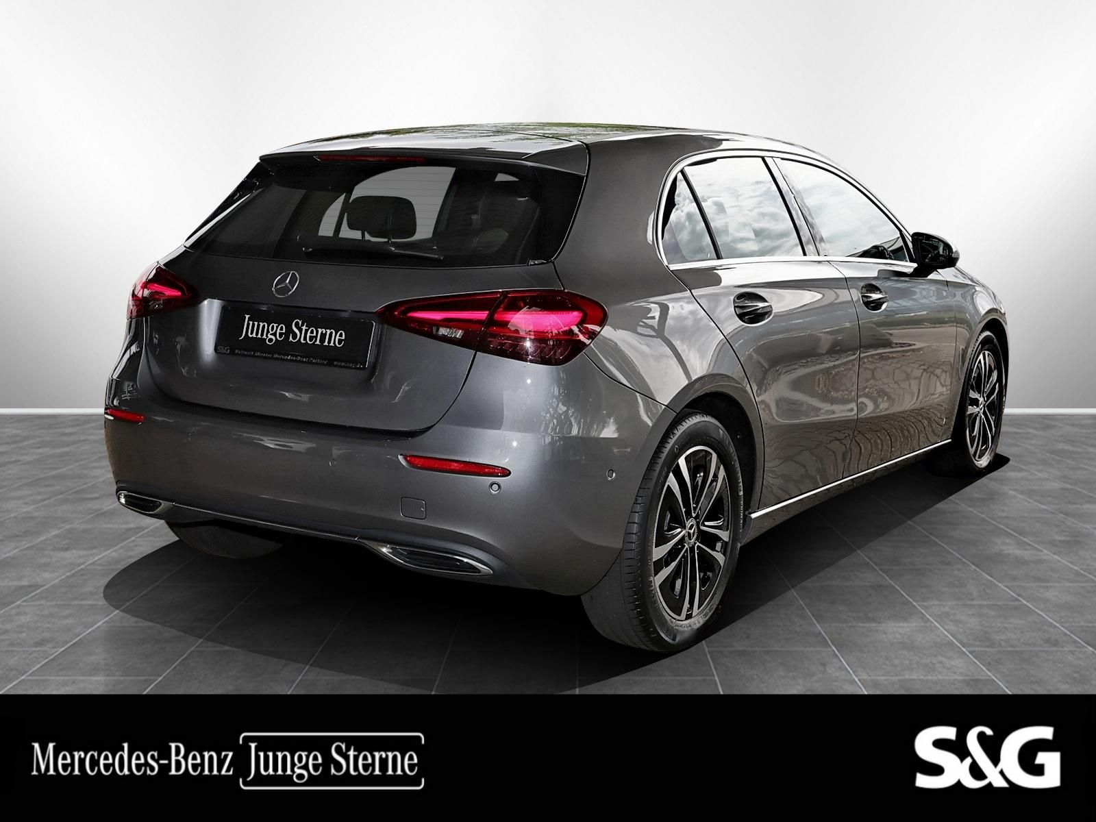 Mercedes-Benz A 180 PANO LED KAMERA MBUX 17 CARPLAY foto 2