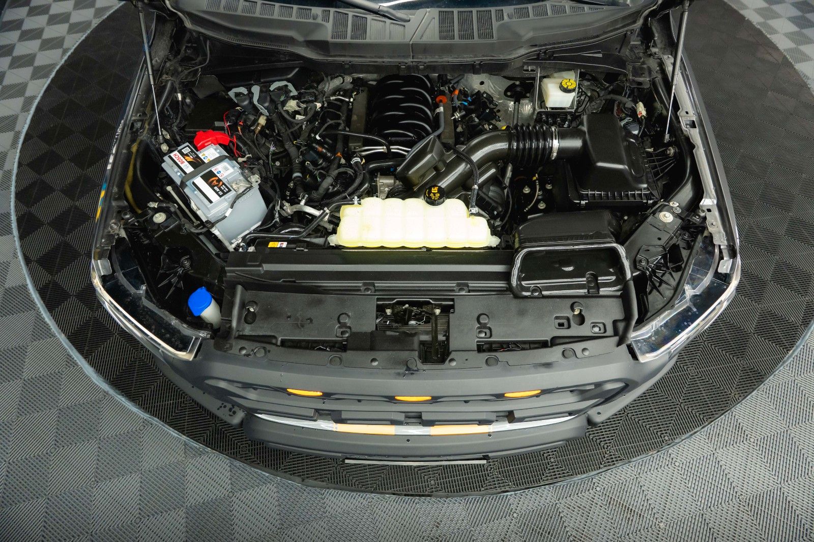 Fahrzeugabbildung Ford F150 5.0L V8 4x4 Offroad SuperCrew RAPTOR 19%