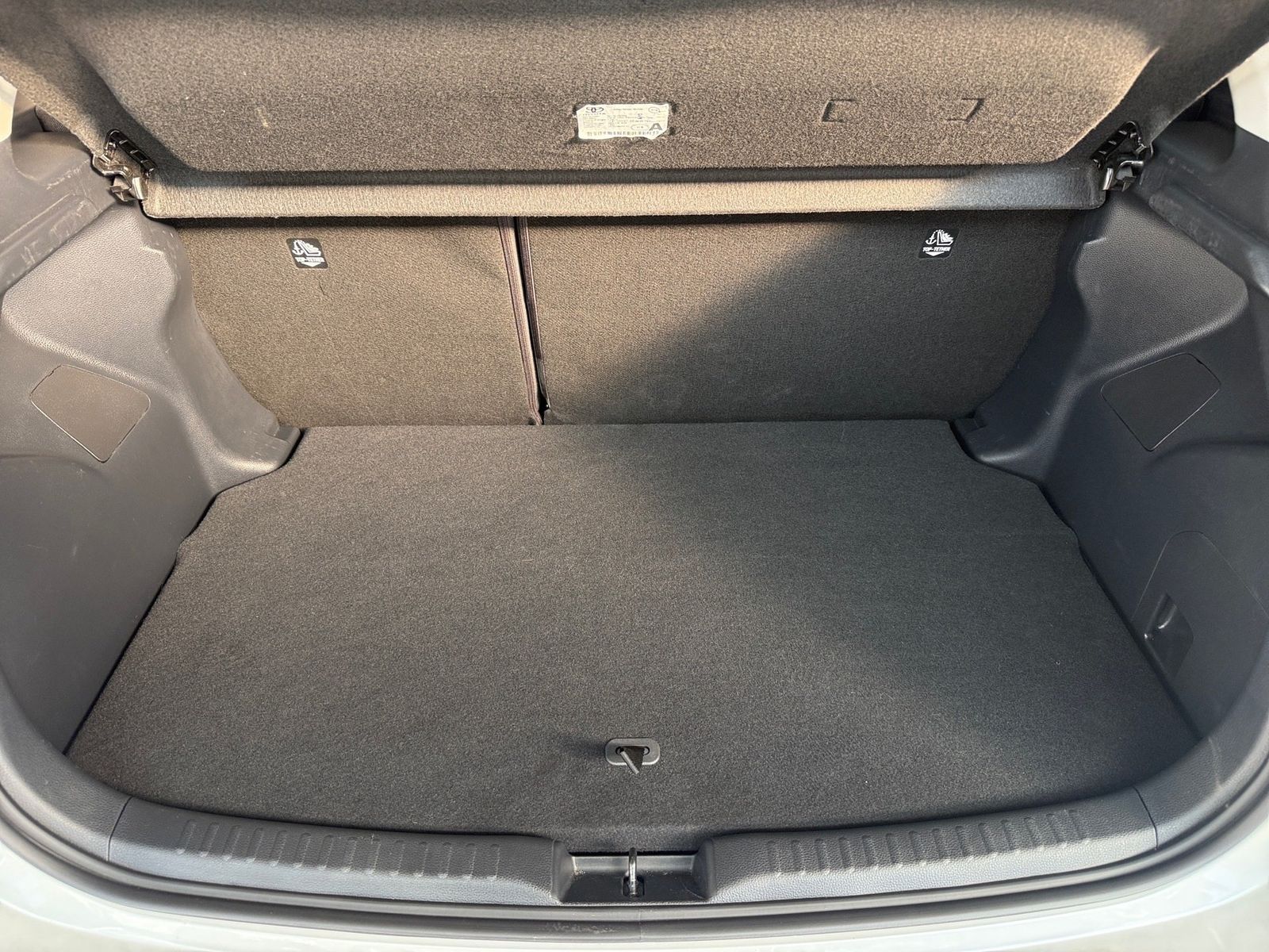 Fahrzeugabbildung Toyota Yaris & 1.5 Black & White Black&White Kam,Sitzhz