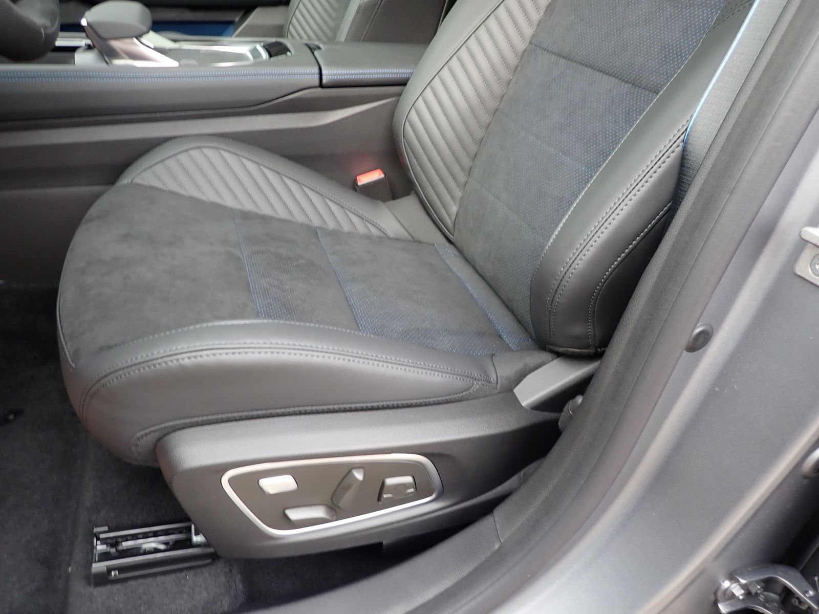 Fahrzeugabbildung Renault Rafale Esprit Alpine Full Hybrid E-Tech 200