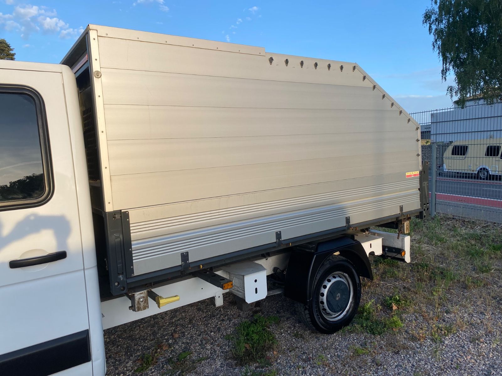 Fahrzeugabbildung Renault MasterIII DoKaDreiseitenkipper,1Hd,Klima,AHK,Kam
