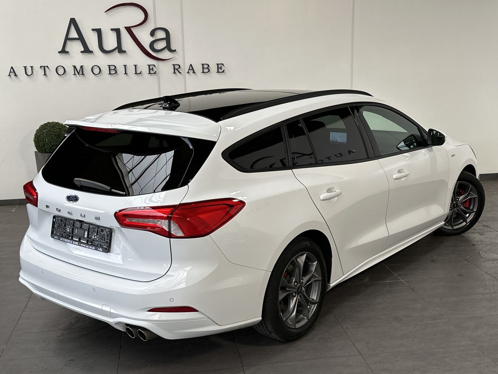 Fahrzeugabbildung Ford Focus Turnier 2.0 EB ST-Line X NAV+LED+PANO+KAM
