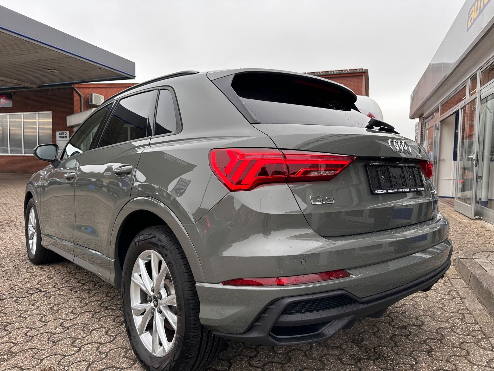 Fahrzeugabbildung Audi Q3 35 TFSI S line S Tronic Navi/ACC/SHZG/LED/PDC
