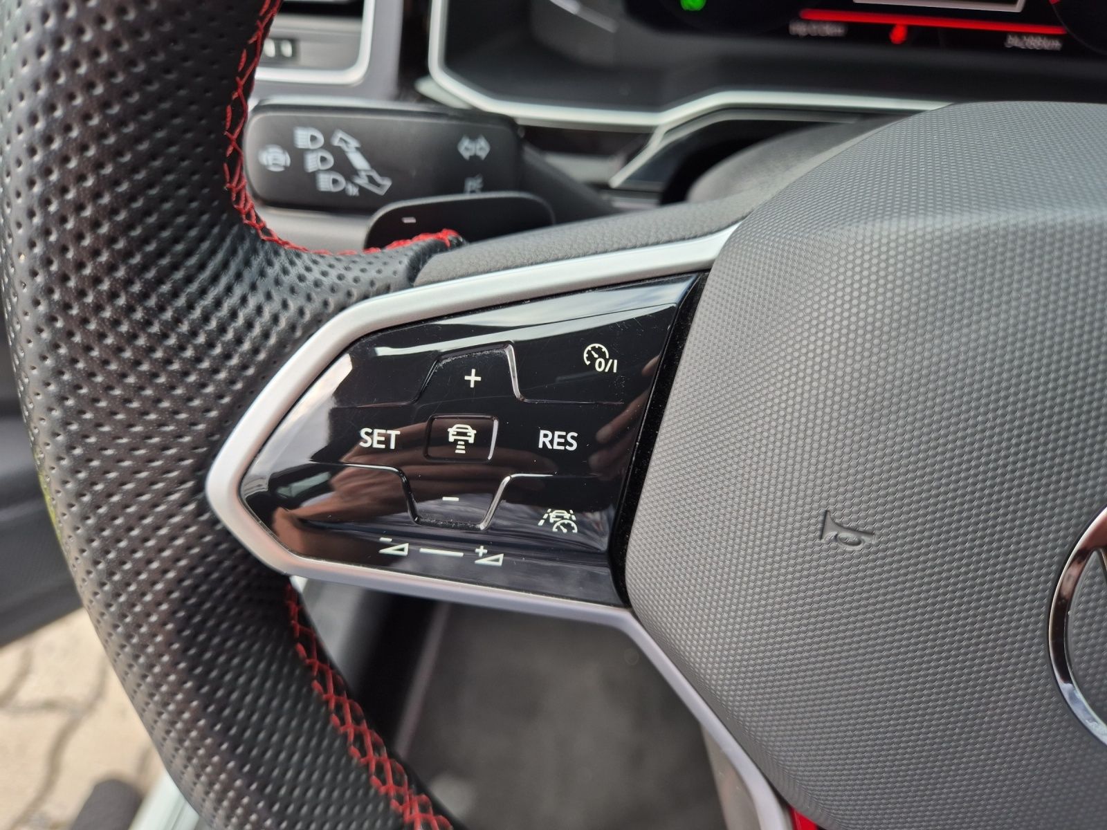 Fahrzeugabbildung Volkswagen Polo GTI DSG Matrix Navi AID ACC RFK SH 18"