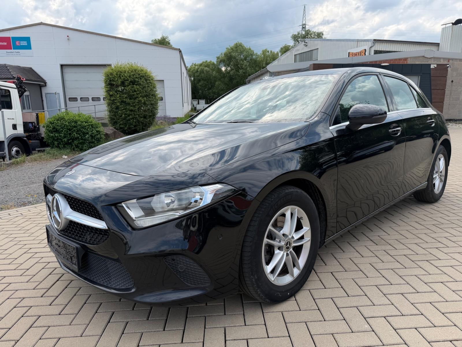 Mercedes-Benz A 180 d Teilleder Navi Alu Euro6
