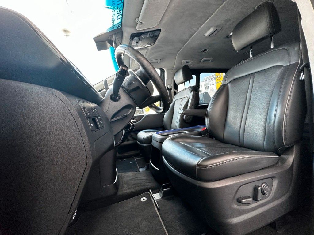 Fahrzeugabbildung Hyundai Staria Signature 7. Sitzer AWD 360°/Bose/Leder!