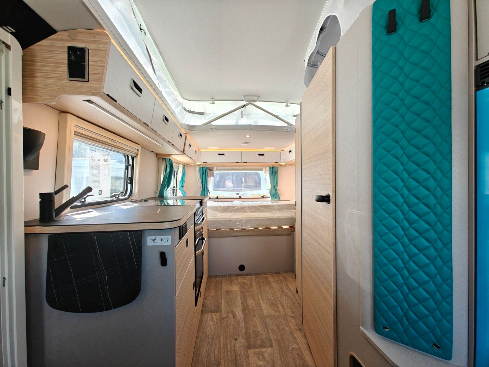 Fahrzeugabbildung HYMER / ERIBA / HYMERCAR Touring 630 Harbour Blue - JETZT 6.719€ SPAREN !