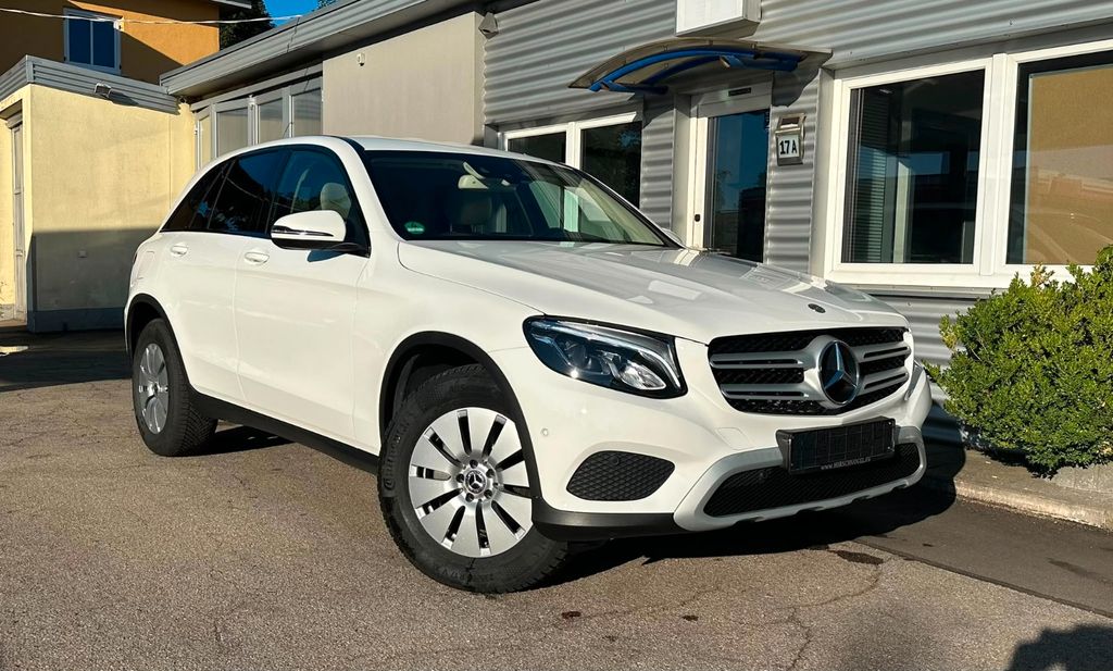 Image of Mercedes-Benz GLC 250