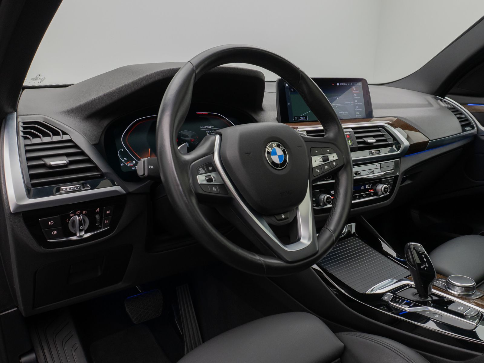 Fahrzeugabbildung BMW X3 xD30i xLine Panoram Kamera HiFi Komfort Sport