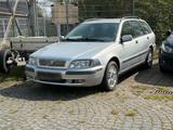 Volvo v40 1.6i - gebrauchte Volvo V40 aus dem Jahr 2001