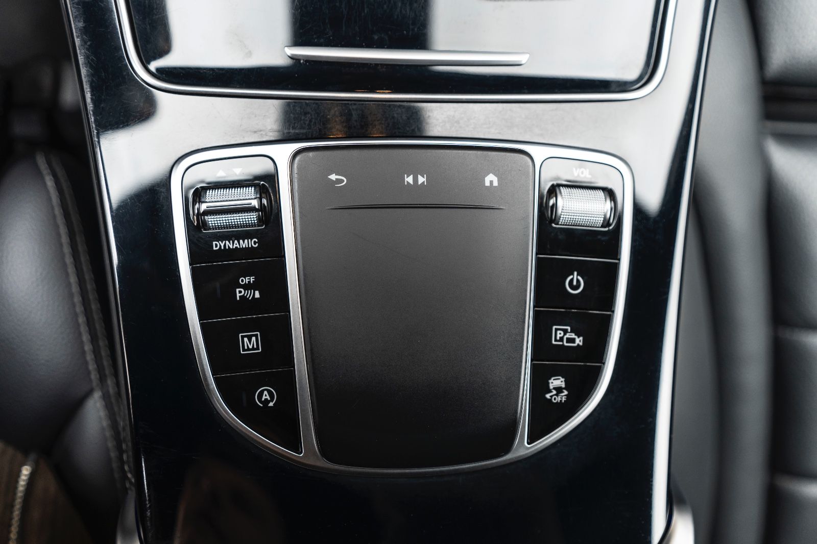 Fahrzeugabbildung Mercedes-Benz GLC 300d 4Matic AMG-LINE LED KAM NAV