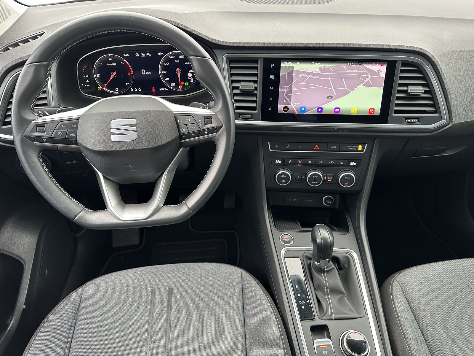 Fahrzeugabbildung SEAT Ateca 2.0 TDI DSG Style NAV+LED+AHK+ACC+VCOCK+SH