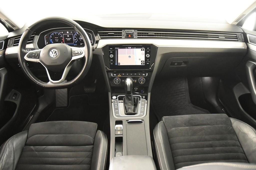 Volkswagen Passat 1.5 TSi DSG Elegance *1.Hand*Leder*Pano*