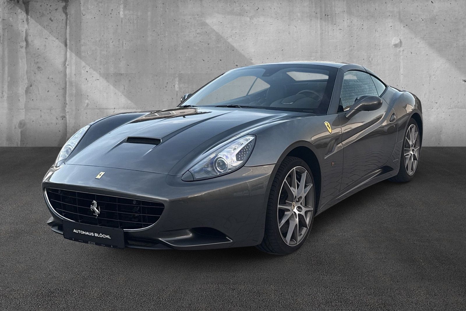 Fahrzeugabbildung Ferrari California*Daytona*Embleme*Dt. Auto