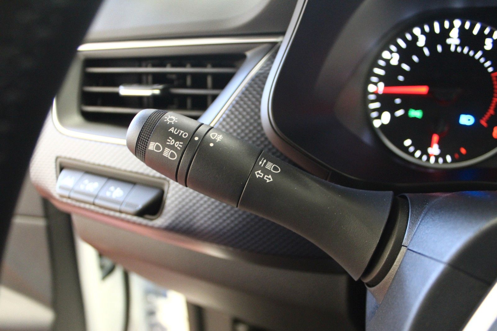 Fahrzeugabbildung Renault Arkana TCe 140 EDC ZEN *Easy-Link*Kamera*