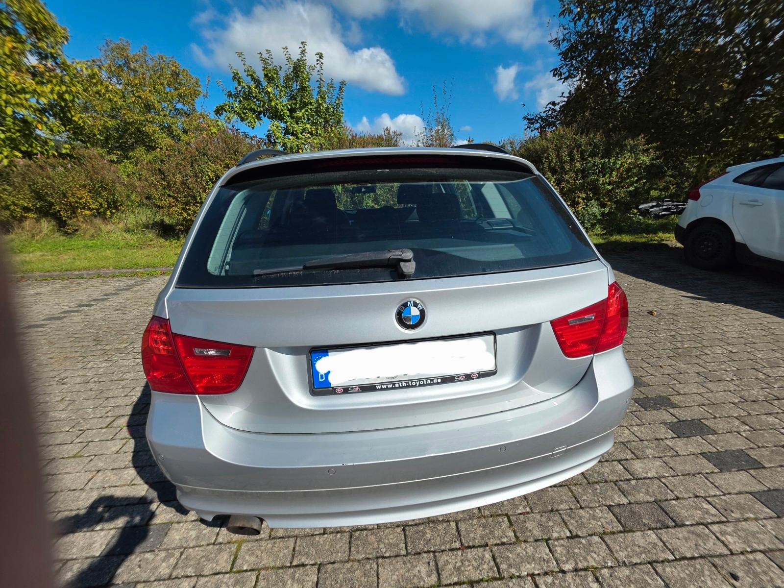 BMW 318 2009 — photo 6