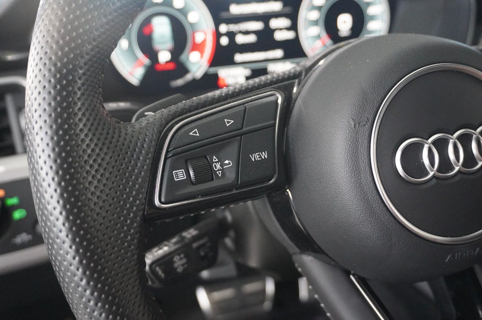 Fahrzeugabbildung Audi A5 Sportback 45 TFSI QUATTRO S-LINE NAVI/MATRIX