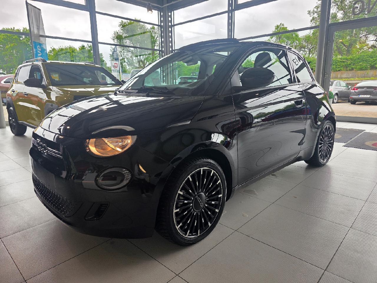 Fiat Cabrio Icon Alu 17 Zoll La Prima SHZ RFK Carplay