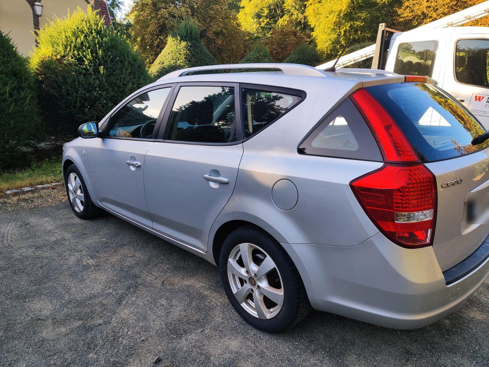 Kia cee'd 2011 — photo 5