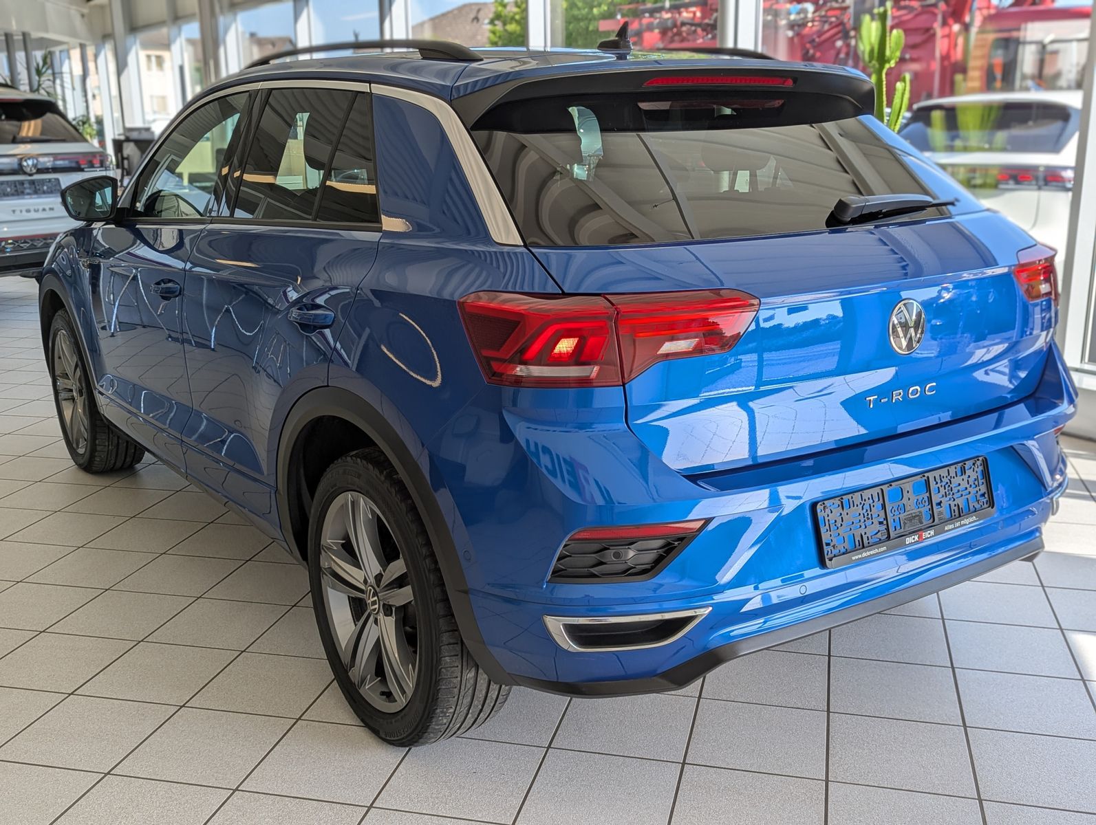 Fahrzeugabbildung Volkswagen T-Roc 1.5 TSI DSG 2x R-Line Sport Pano AID LED