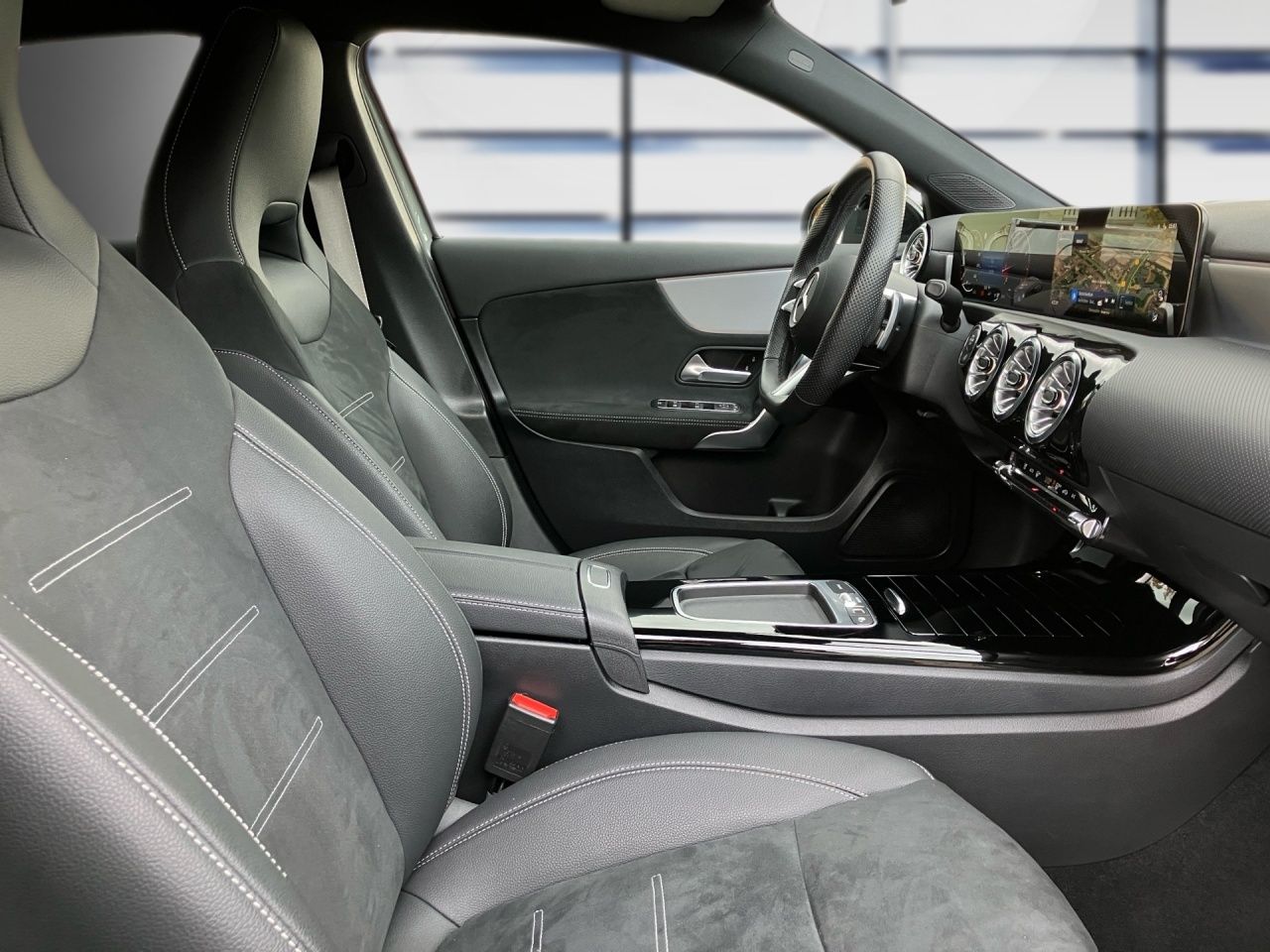 Fahrzeugabbildung Mercedes-Benz A 180 AMG Night Multibeam Kamera WinterP Totwink