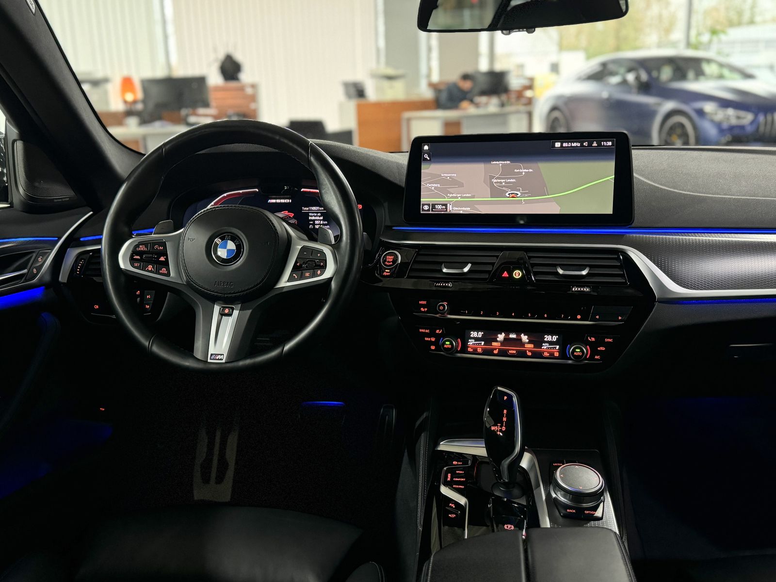 Fahrzeugabbildung BMW M550i xD Laser SoftClos 360°HUD DAB H/K DisplKey