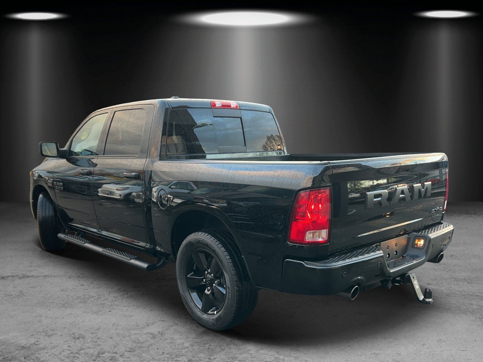 Fahrzeugabbildung Dodge RAM 1500 Crew Cab Classic Black LPG/LED/AHK 3500