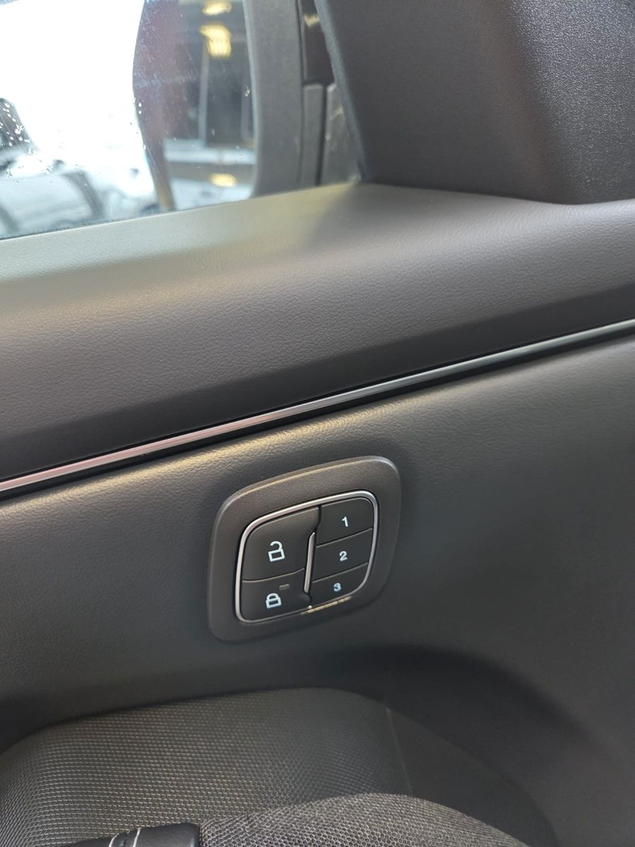 Fahrzeugabbildung Ford Mustang Mach-E Basis