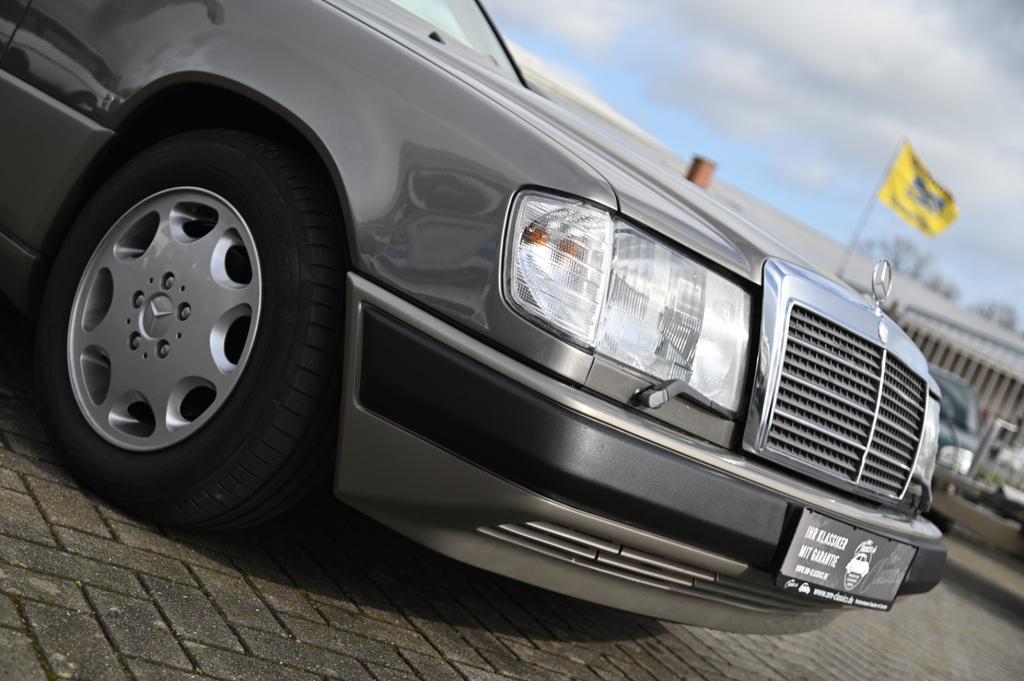 Mercedes-Benz CE 300