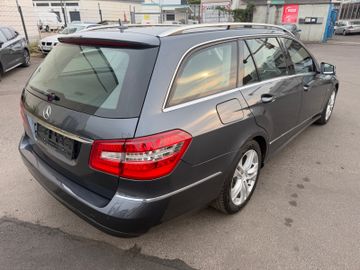 Mercedes E 220 - 5