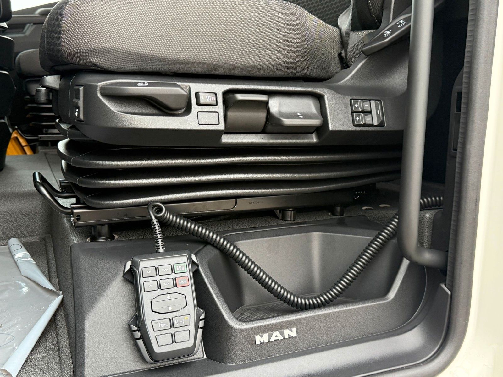 Fahrzeugabbildung MAN TGX 18.520 LL SU D30 Retarder PTO & Hubsattel*