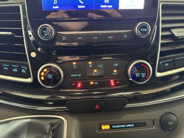 Ford Tourneo Custom Titanium L2 AHK abnehmbar