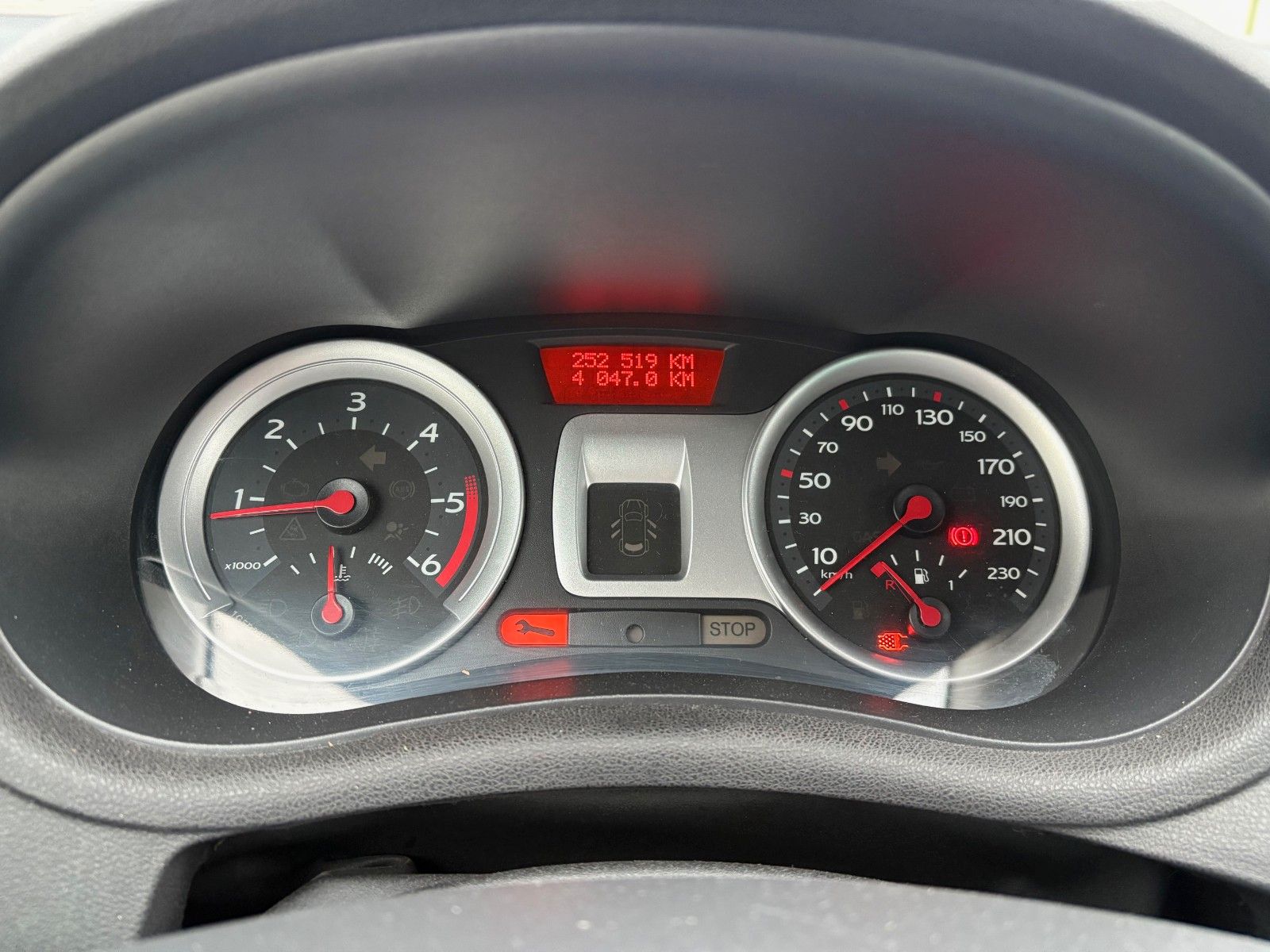 Fahrzeugabbildung Renault Clio III Exception 1.5 dCi Klima Leder TÜV 08/26