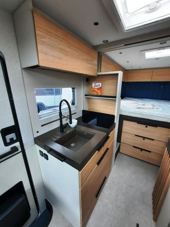 Fahrzeugabbildung Bürstner Signature SFT 7.4 Verfüg./Sparen Sie 10.607,- €