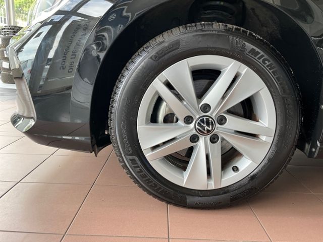 Fahrzeugabbildung Volkswagen Golf 1.5 TSI LIFE NAVI STANDHZG GJR