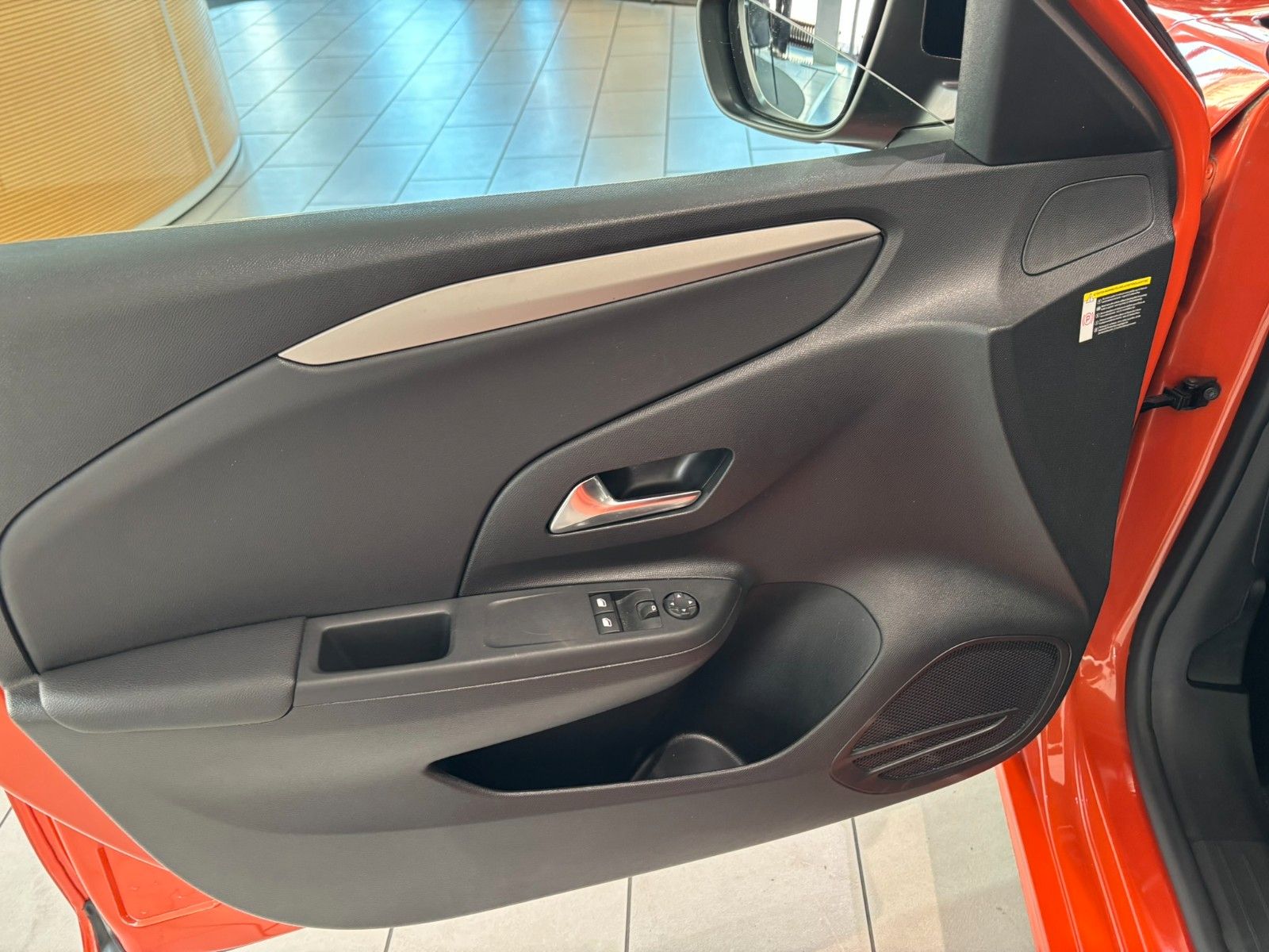 Fahrzeugabbildung Opel Corsa-e F EDITION 7KW NAVI/VIRT/SHZ/DAB/WÄRMEP.