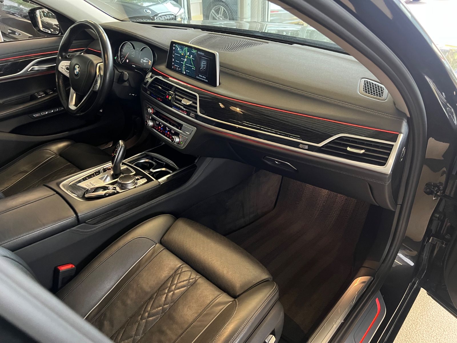 Fahrzeugabbildung BMW 740 d xDrive *MASSAGE* LEDER EXCLUSIVE *