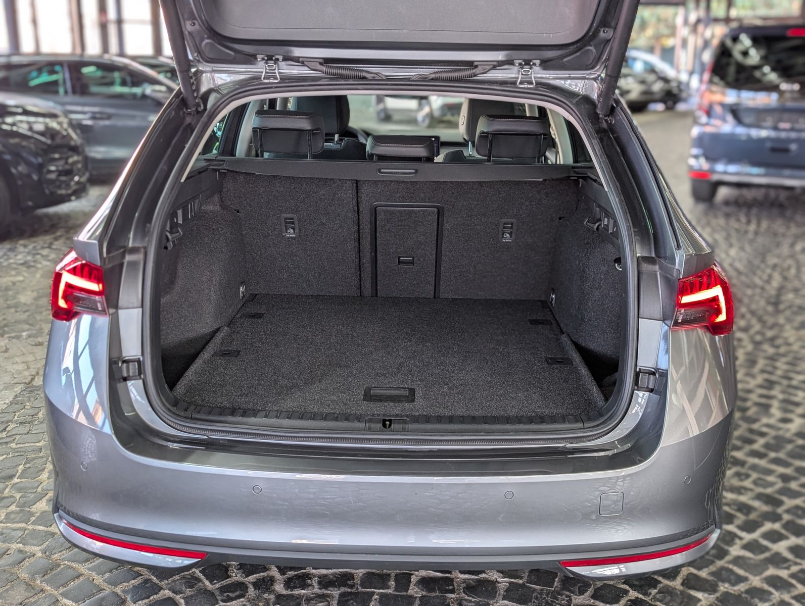 Fahrzeugabbildung SKODA Octavia 1.5 TSI mHEV Style ACC AHK 5J.-Garantie