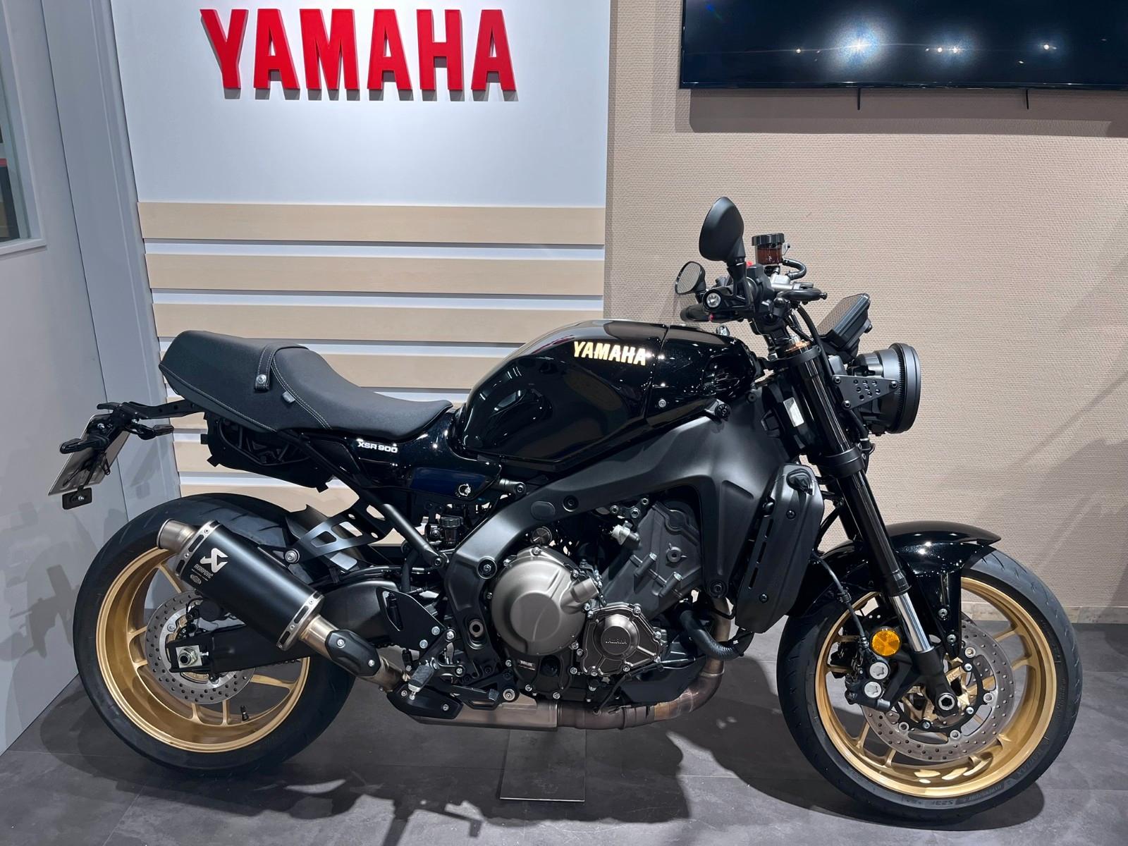Yamaha XSR 900 *Akrapovic*KZH*SW-Motech Legend*