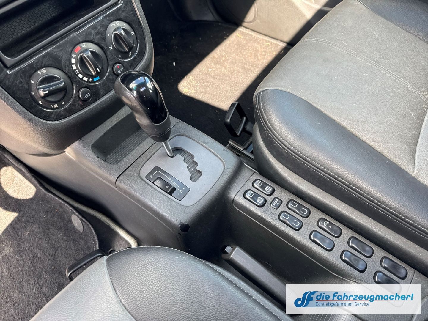 Fahrzeugabbildung Mercedes-Benz Vaneo Compact Van El. Panodach Leder *EXPORT