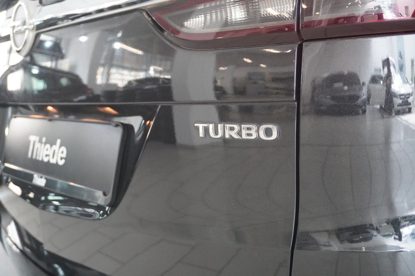Fahrzeugabbildung Opel Zafira Tourer 1.4T INNOV. 7-SITZER NAVI/KAMERA