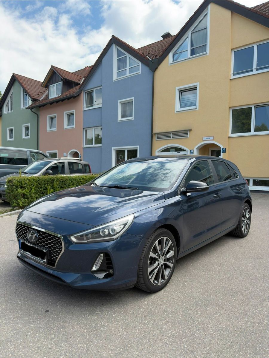 HYUNDAI i30