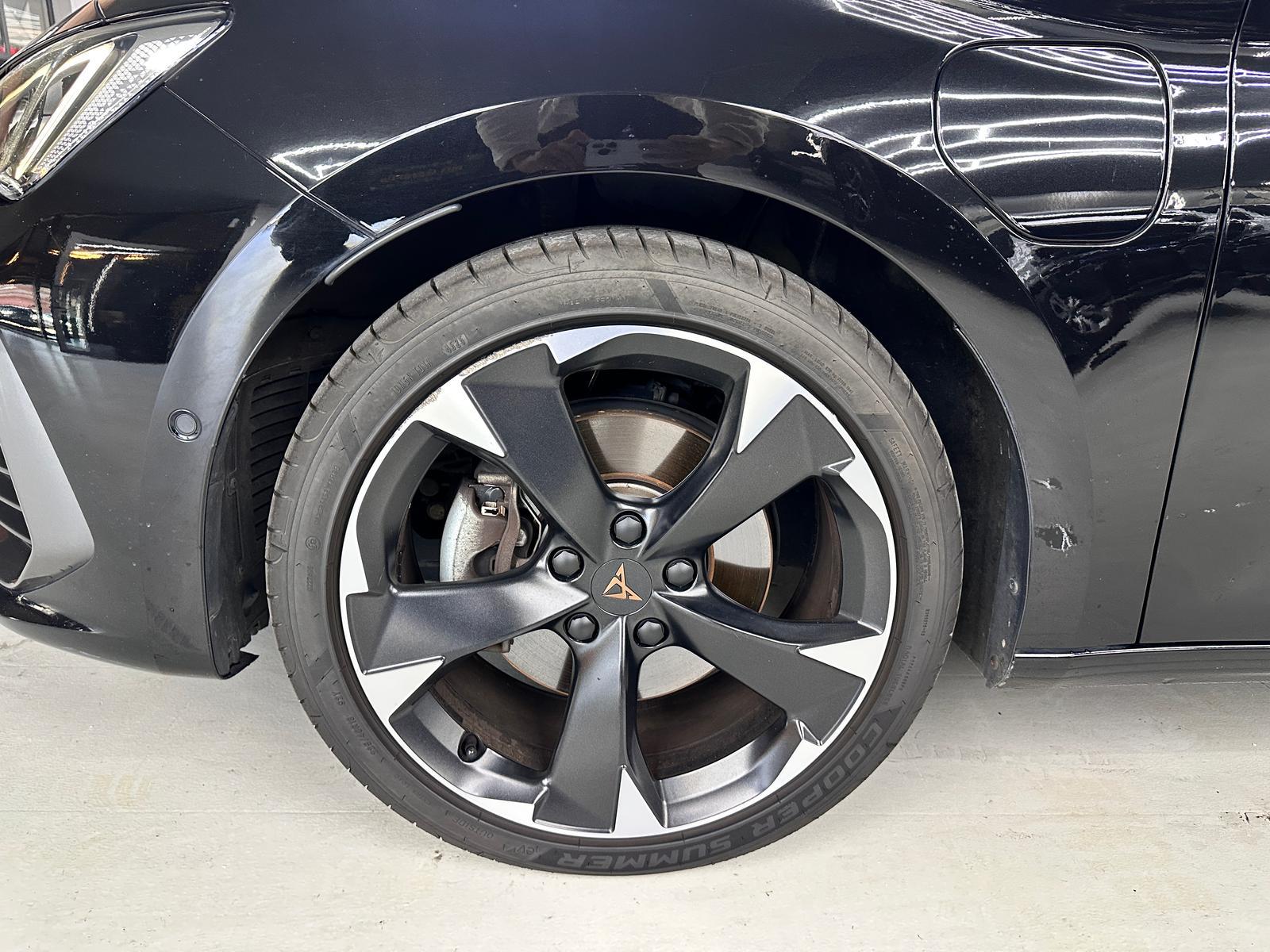 CUPRA LEON SPORTSTOURER E-HYBRID 204ch DSG - ATTELAGE PIVOTANT - COCKPIT NUMÉRIQUE - ACC - CAMÉRA DE RECUL - SIÈGES CHAUFFANTS