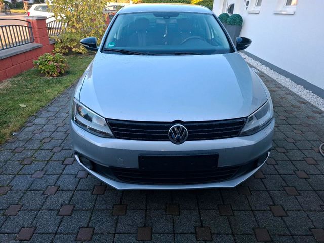 Volkswagen jetta.