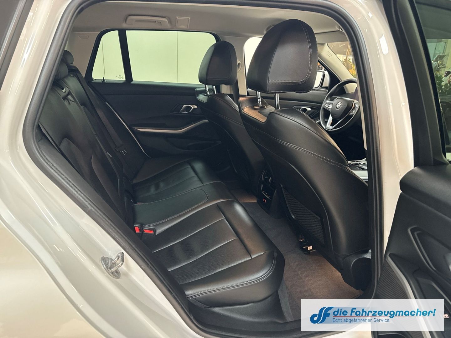 Fahrzeugabbildung BMW 320 Touring *FACELIFT*Navi Digitales Cockpit LED