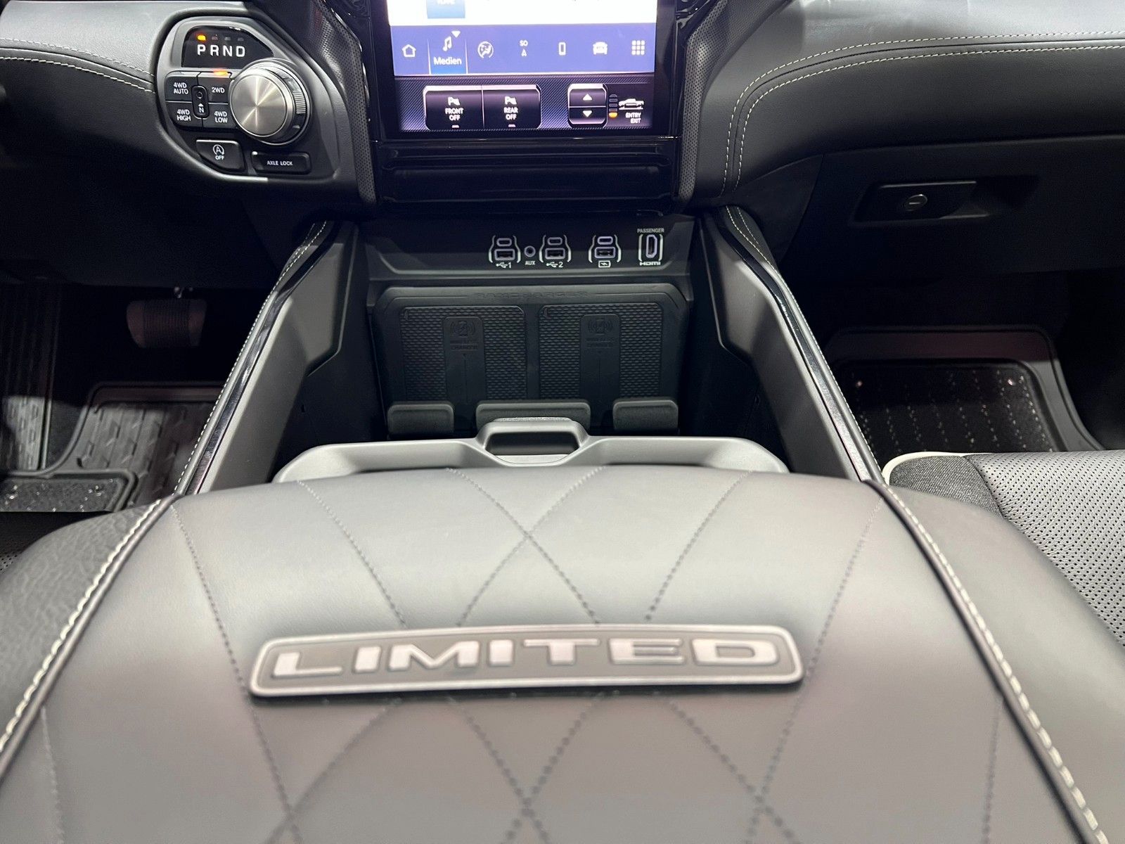 Fahrzeugabbildung Dodge RAM 1500 Limited Night  H/O 3.0L / MFT RTR Ed.