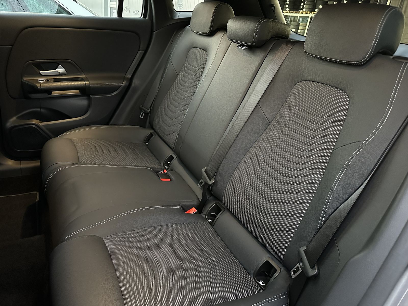 Fahrzeugabbildung Mercedes-Benz GLA 180d Style NAV+LED+WIDESCREEN+KAM+1HD+17ZOLL