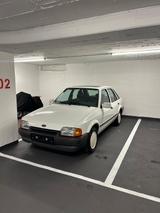 Ford Escort MK4 Oldtimer - Ford Escort: Old