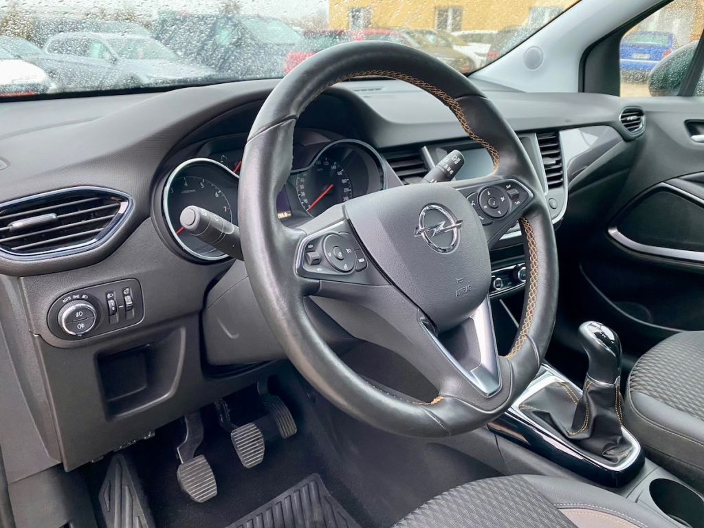 Fahrzeugabbildung Opel Crossland X 1.2 Selection AAC ISOFIX PDC SHZ GRA